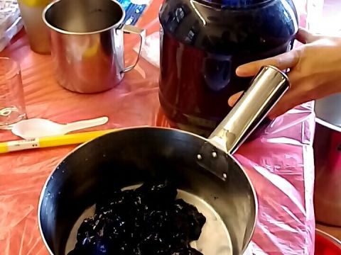 To Image Blue Through Making: Preparation Vat of Indigo in School