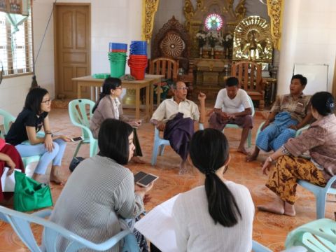 Meeting with the Community Members about Trash