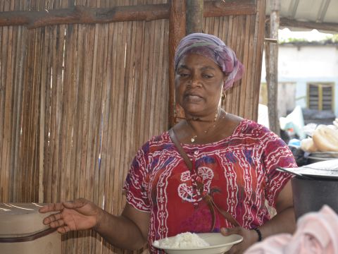 Multiple Currency Transactions among Traders along the Togo/Benin Border