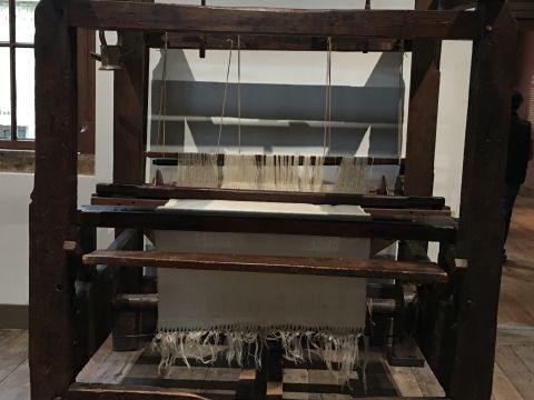 Comparing Leiden and Amarapura (Myanmar): Handloom weaving