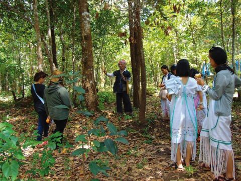 Youth researchers learn from their grandfathers. Image courtesy of authors.