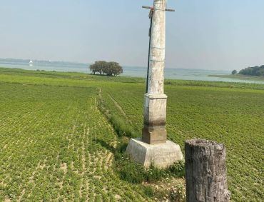 Thet-pyauk-taing: The Memorial Pole