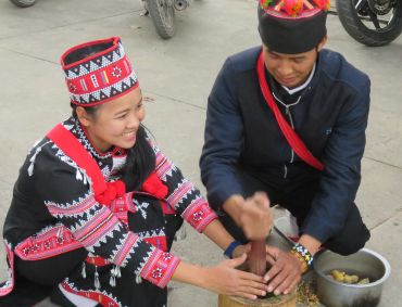 Preparing Lahu Ethnic's Food